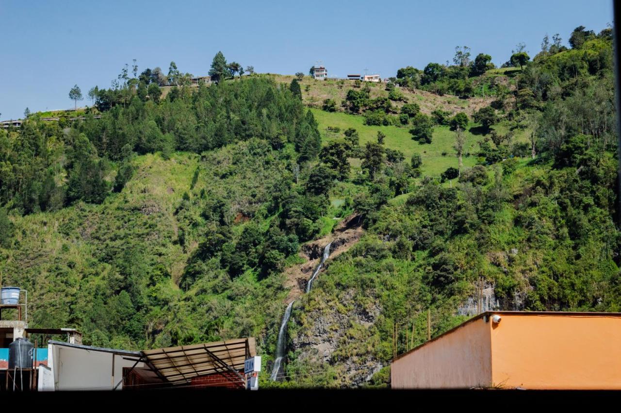 Residencial Amaru Hotel Baños Buitenkant foto